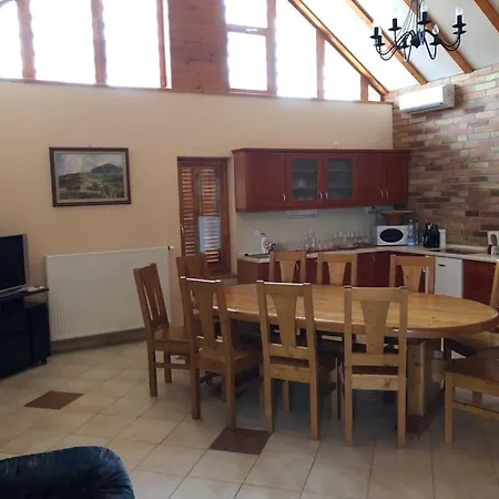 Sargahaz Konukevi 3*