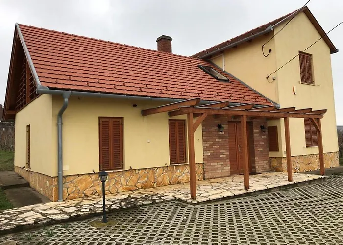 Sargahaz Guest house